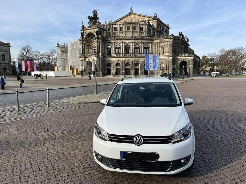 Gebraucht VW Touran Comfortline 140 PS (102 kW) 2015 Weiß Van / Kleinbus
