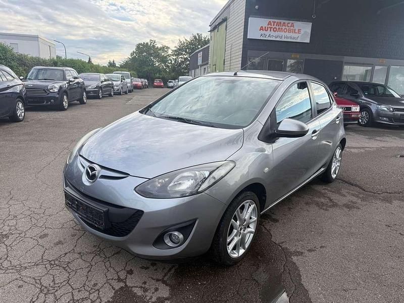 Silber Gebraucht 2014 Mazda 2 Sendo Kleinwagen | 5.790 € (Fairer Preis) - Bild 1/4