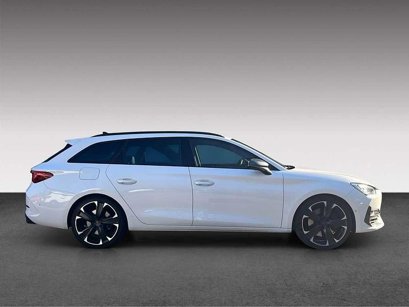 Gebraucht Cupra Leon VZ 300 PS (220 kW) 2024 "candy" weiss Kombi