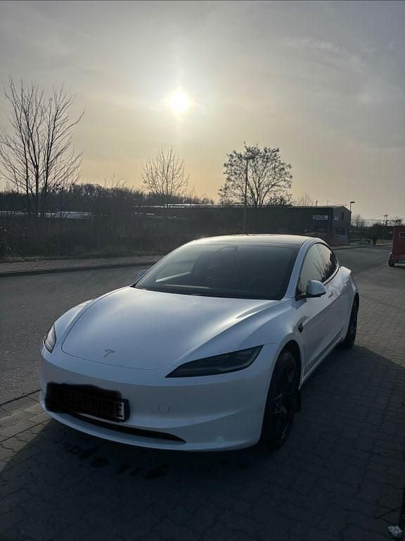 Gebraucht Tesla Model 3 366 kW (498 PS) 2024 Weiß Limousine