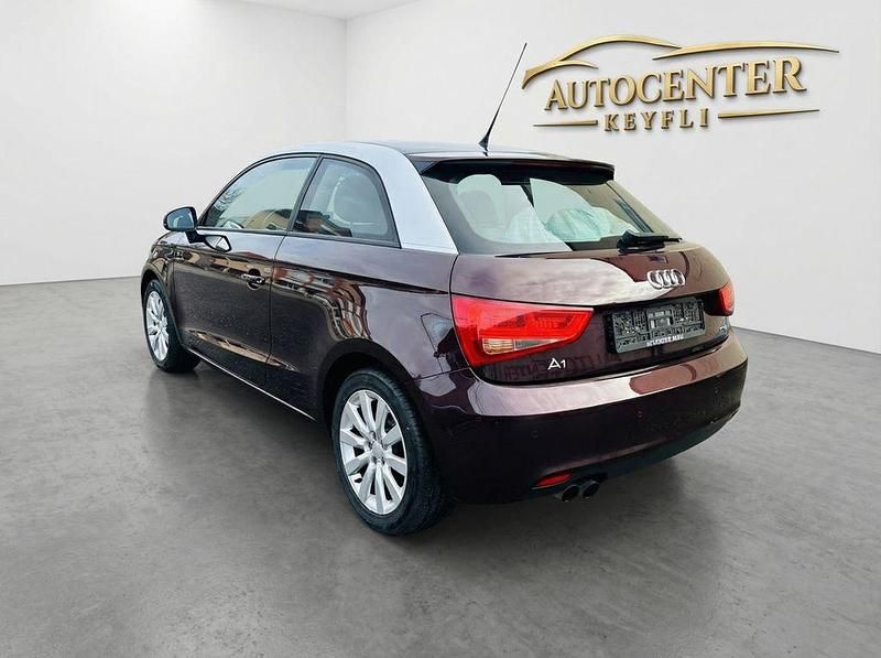 Gebraucht Audi A1 Ambition 122 PS (89 kW) 2011 Rot Kleinwagen