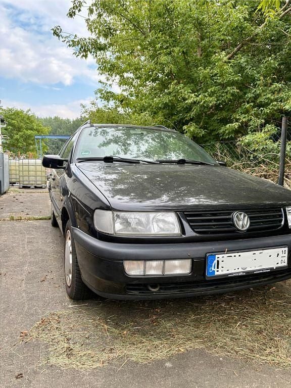 Schwarz Gebraucht 1996 VW Passat Kombi | 1.000 € (Fairer Preis) - Bild 1/4