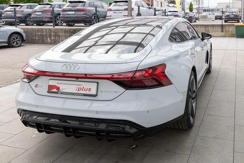 Gebraucht Audi RS e-tron GT Sport 439 kW (598 PS) 2022 Suzukagrau Limousine