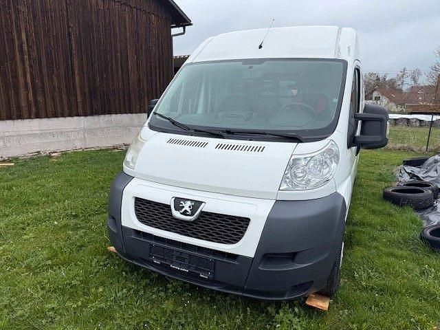 Gebraucht Peugeot Boxer Avantage 131 PS (96 kW) 2013 Weiß Van
