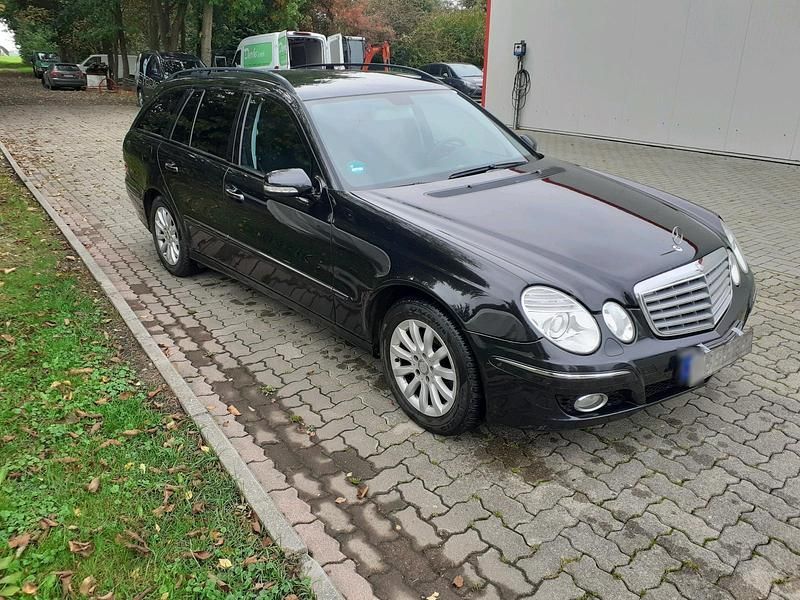 Usata Mercedes E280 190 CV (139 kW) 2009 Nero Station wagon