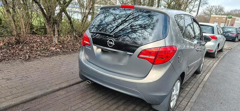 Gebraucht Opel Meriva Design Edition 140 PS (102 kW) 2011 Gold Van / Kleinbus