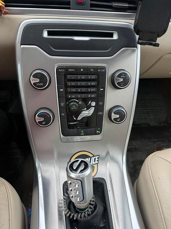 Gebraucht Volvo V70 181 PS (133 kW) 2013 Schwarz Kombi