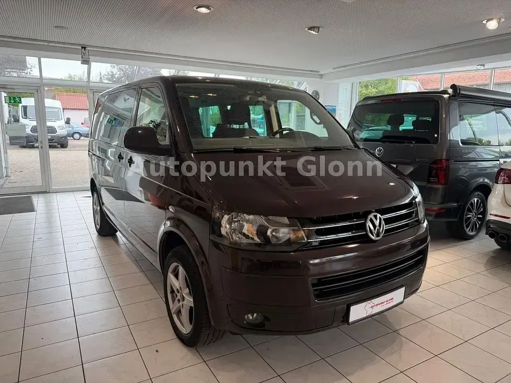 Gebraucht VW Multivan 140 PS (102 kW) 2014 Braun Van / Kleinbus