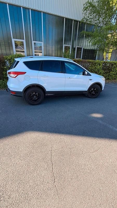 Weiß Gebraucht 2013 Ford Kuga SUV | 6.900 € - Bild 1/4
