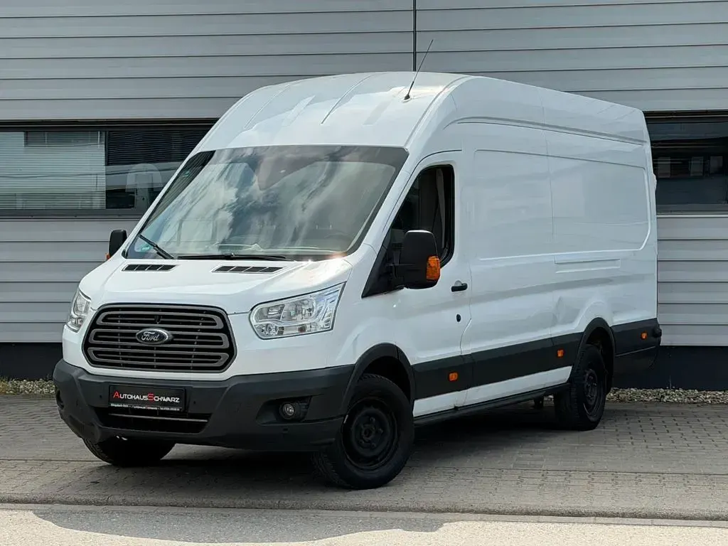Gebraucht Ford Transit Trend 131 PS (96 kW) 2018 Weiß Van / Kleinbus