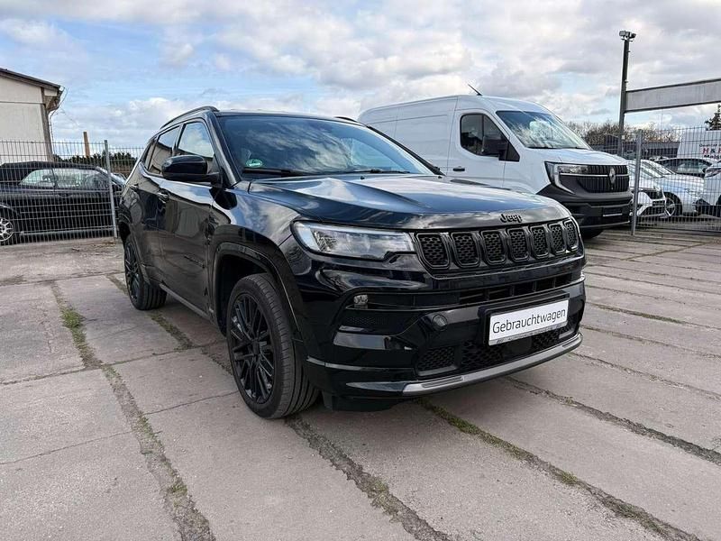 Gebraucht Jeep Compass 131 PS (96 kW) 2024 Schwarz SUV