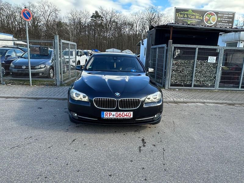 Gebraucht BMW 520 Sport Line 184 PS (135 kW) 2013 Grau Limousine