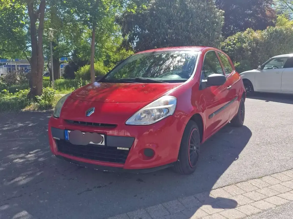 Second-hand Renault Clio IV 75 CP (55 kW) 2012 Roșu Berlinǎ