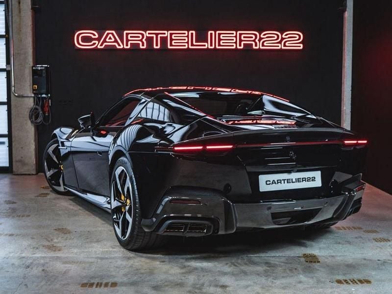 Neu Ferrari 12 Cilindri 831 PS (611 kW) 2025 Schwarz Cabrio