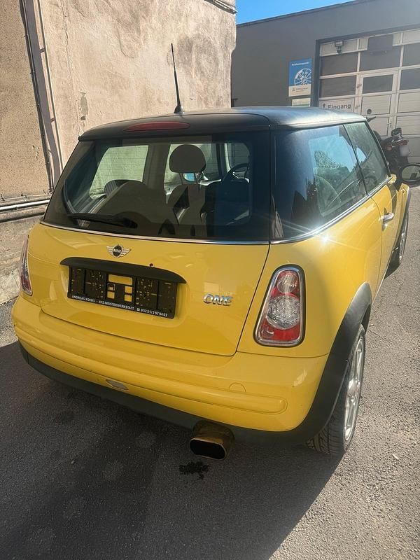 Gebraucht Mini ONE 90 PS (66 kW) 2003 Gelb Kleinwagen