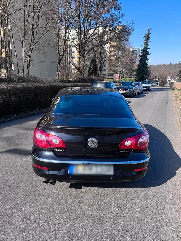 Gebraucht VW Passat 140 PS (102 kW) 2011 Schwarz Coupé