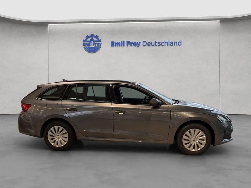 Neu Skoda Octavia Essence 116 PS (85 kW) 2025 Grau Limousine