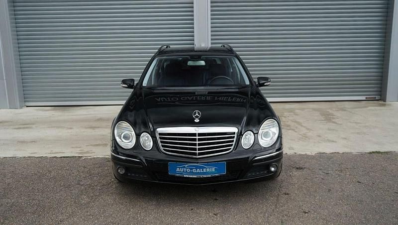 Gebraucht Mercedes E220 Avantgarde 170 PS (125 kW) 2008 Schwarz Kombi