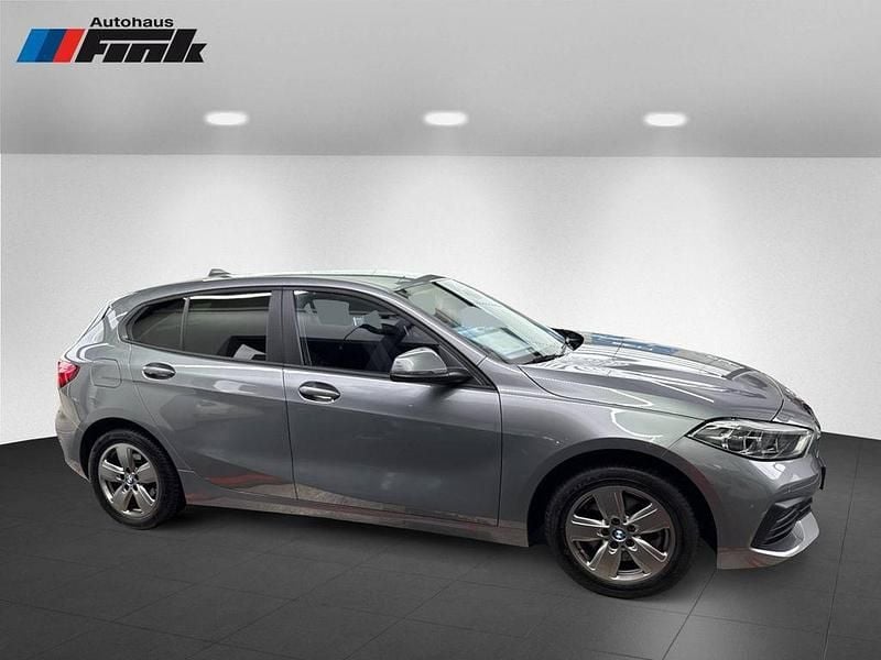 Gebraucht BMW 118 Advantage 136 PS (100 kW) 2024 Skyscraper grau (metallic) Kleinwagen