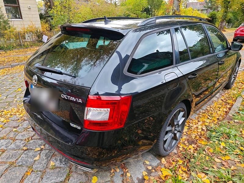Second-hand Skoda Octavia RS 184 CP (135 kW) 2016 Negru Hatchback