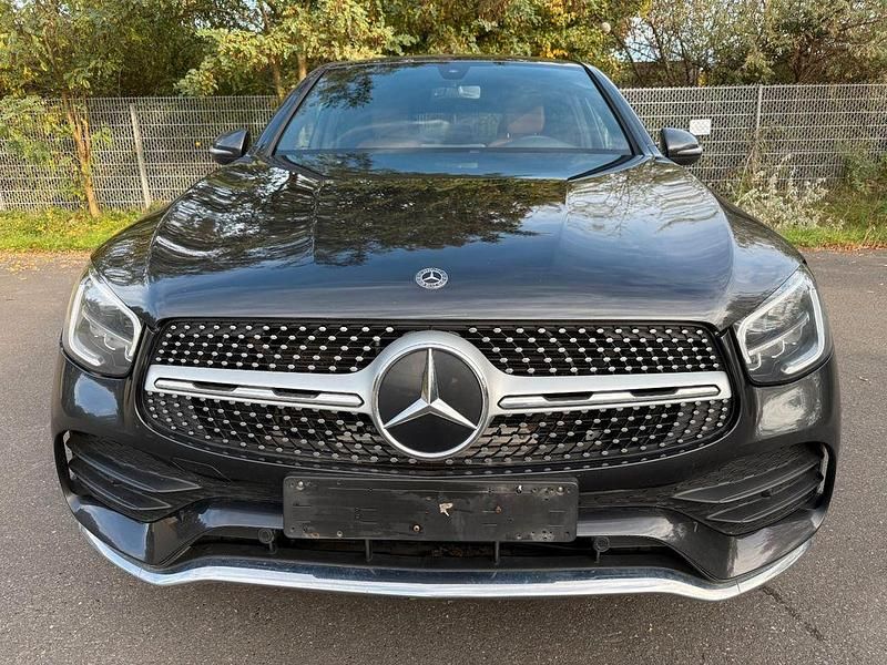 Grau Gebraucht 2020 Mercedes GLC300e Coupé | 27.000 € (Superpreis) - Bild 1/4
