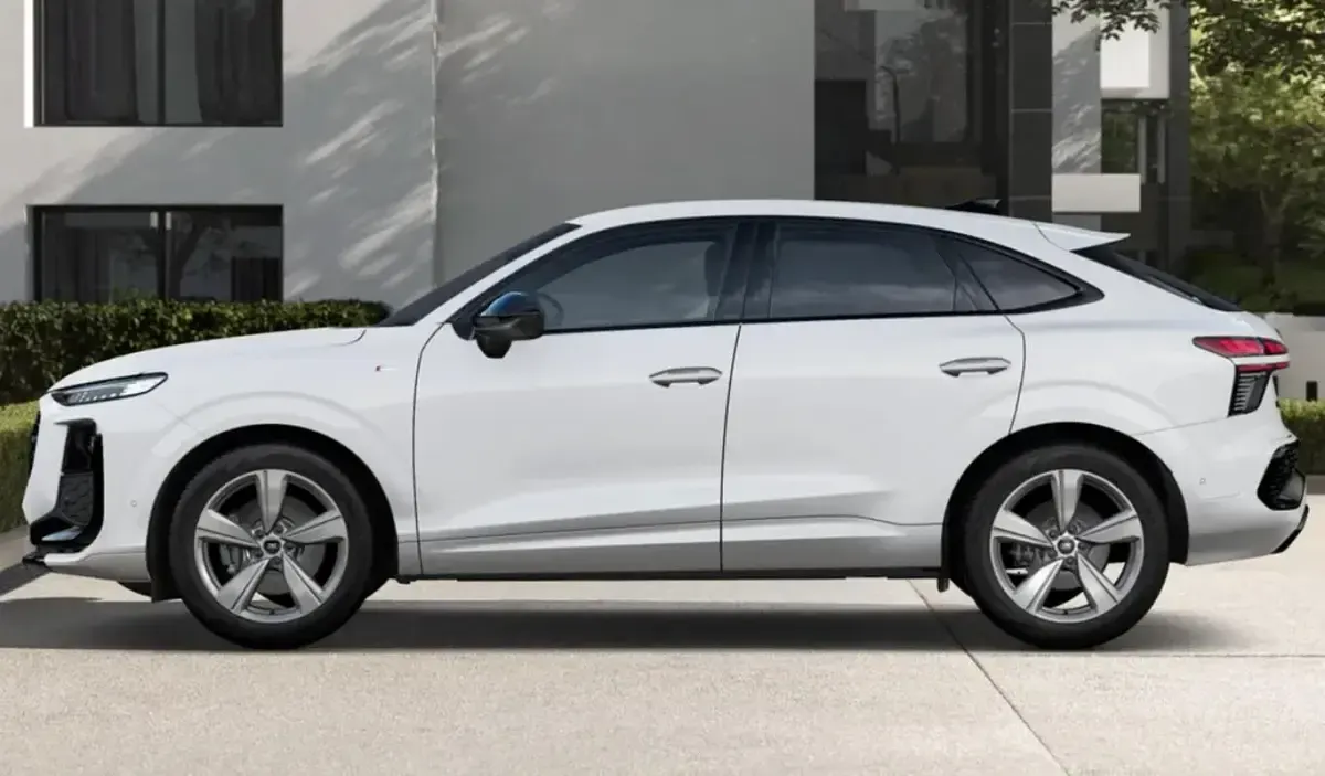 Neu Audi Q3 Sportback Ambiente 265 PS (194 kW) 2026 Arkonaweiß SUV
