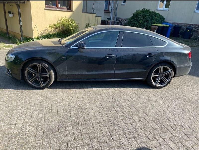 Schwarz Gebraucht 2010 Audi A5 Sportback Kleinwagen | 12.000 € (Etwas zu teuer) - Bild 1/3