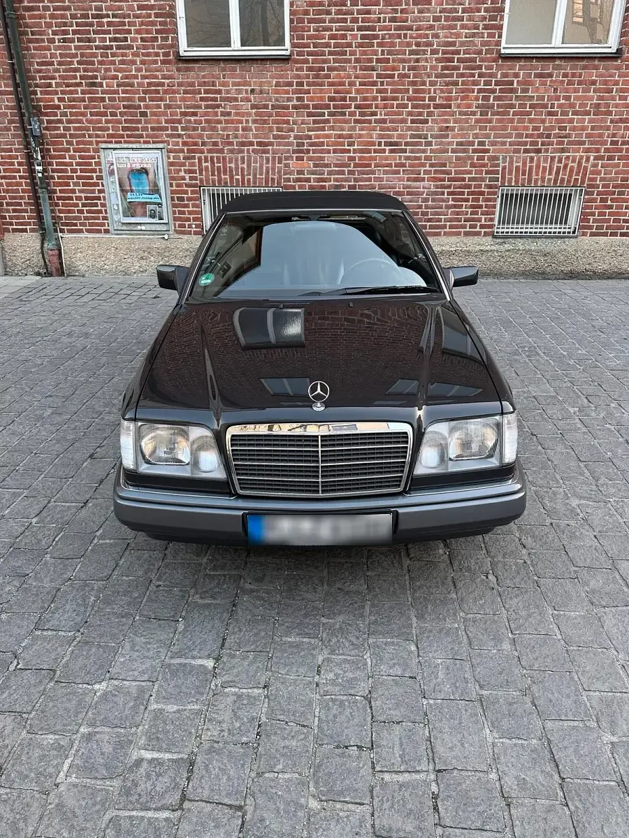 Gebraucht Mercedes 220 150 PS (110 kW) 1995 Schwarz Cabrio