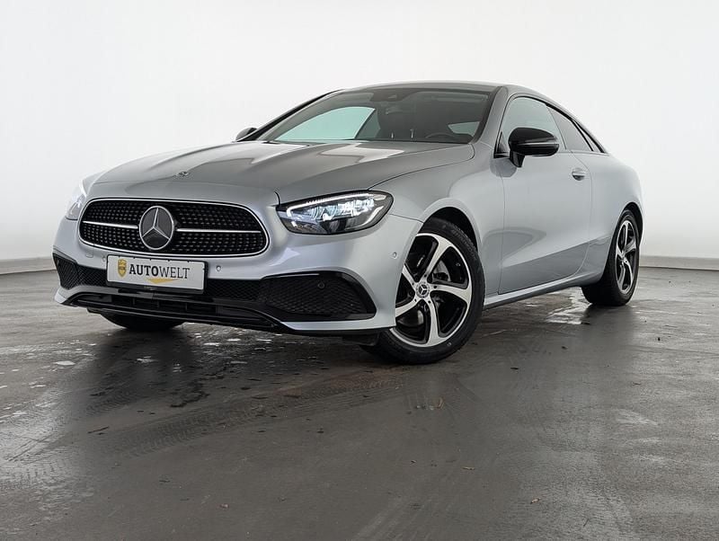 Gebraucht Mercedes E200 Avantgarde 211 PS (155 kW) 2021 Hightech silber Coupé