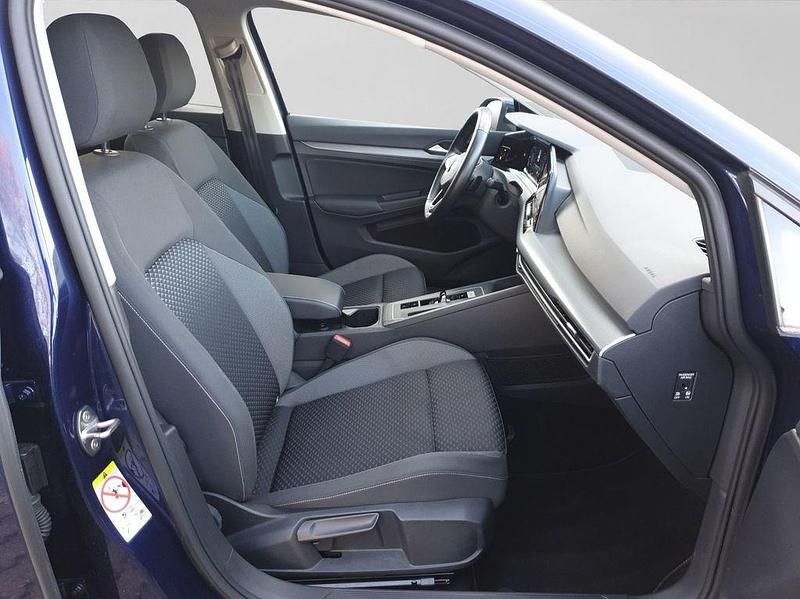 Gebraucht VW Golf VIII Active 150 PS (110 kW) 2022 Blau Limousine