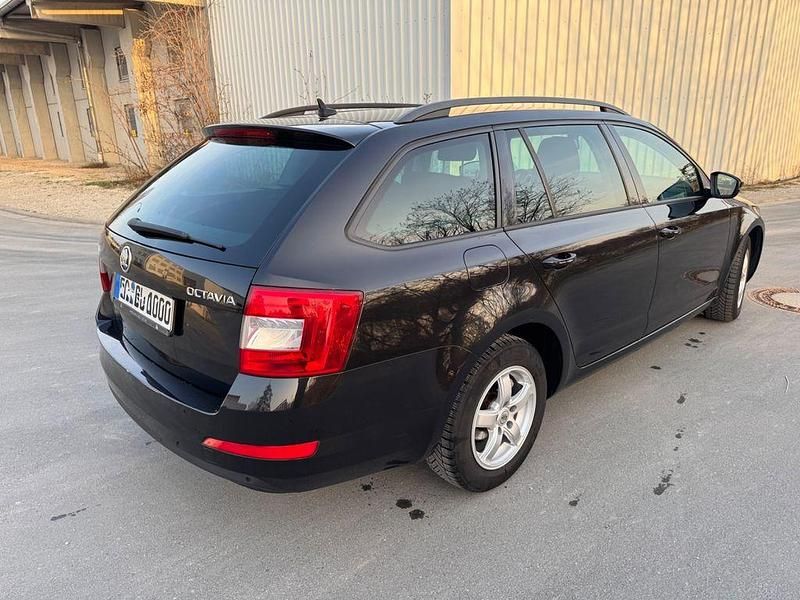 Gebraucht Skoda Octavia Ambition 110 PS (80 kW) 2017 Schwarz Kombi
