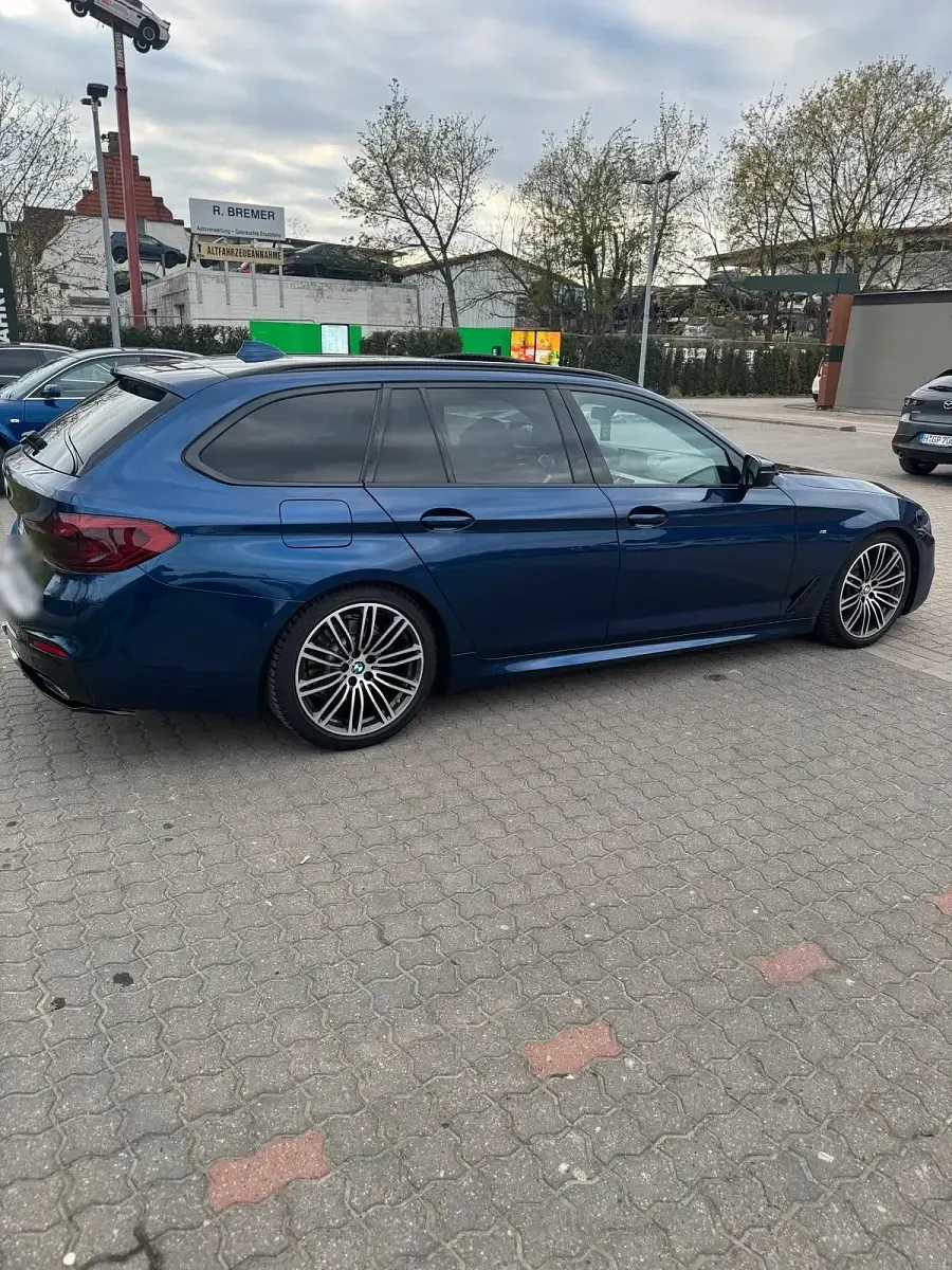 Gebraucht BMW 520 M Sport 190 PS (139 kW) 2018 Blau Kombi
