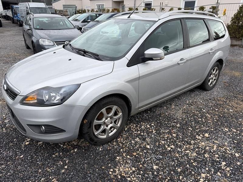 Gebraucht Ford Focus 101 PS (74 kW) 2009 Silber Limousine