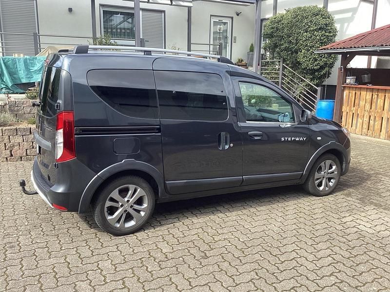 Gebraucht Dacia Dokker Stepway 112 PS (82 kW) 2015 Grau Van / Kleinbus