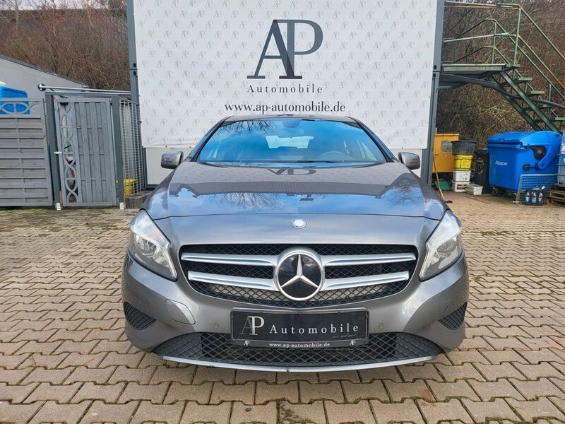 Gebraucht Mercedes A180 122 PS (89 kW) 2013 Grau Kleinwagen