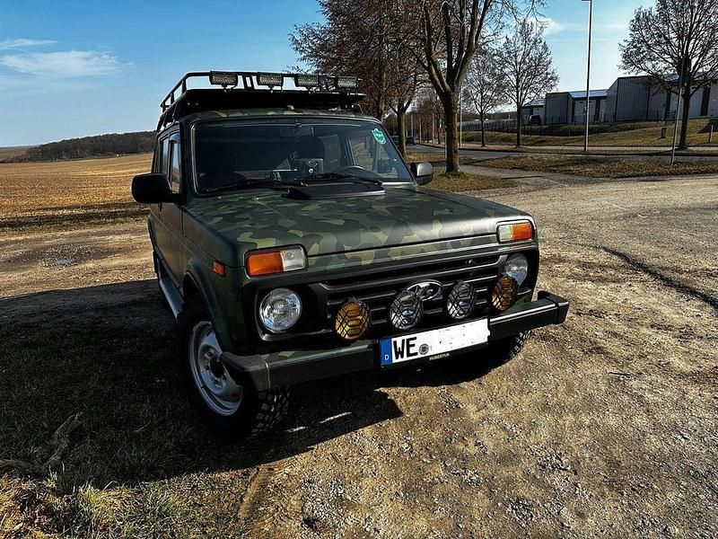 Gebraucht Lada niva 83 PS (61 kW) 2023 Grün SUV