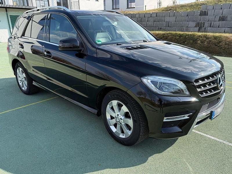 Gebraucht Mercedes ML350 258 PS (189 kW) 2015 Schwarz SUV