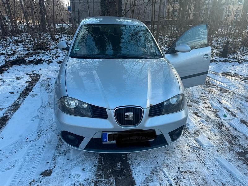 Silber Gebraucht 2007 Seat Ibiza Kombi | 900 € (Fairer Preis) - Bild 1/4
