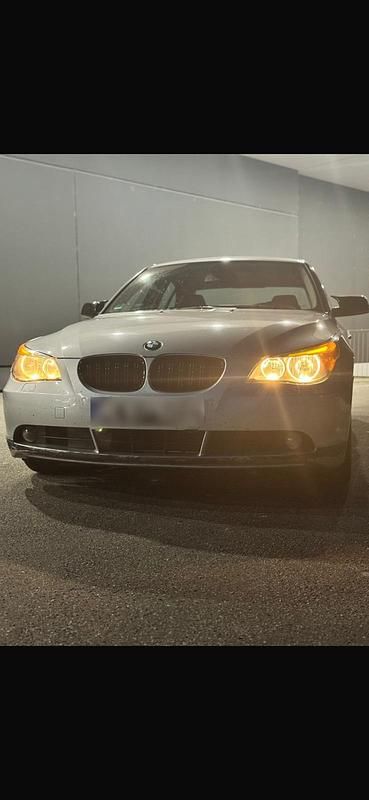 Gebraucht BMW 525 190 PS (139 kW) 2005 Silber Limousine
