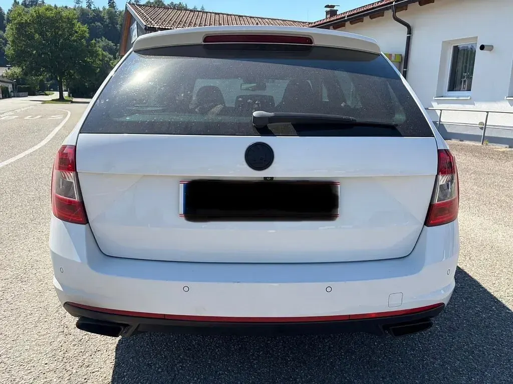 Używany Skoda Octavia RS 184 KM (135 kW) 2015 Biały Kombi