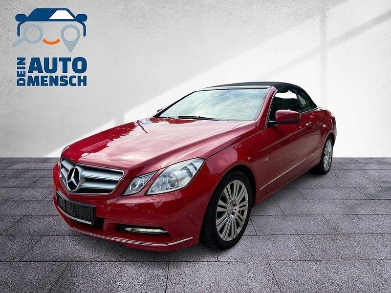 Rot Gebraucht 2011 Mercedes E200 Avantgarde Cabrio | 12.900 € (Guter Preis) - Bild 1/4