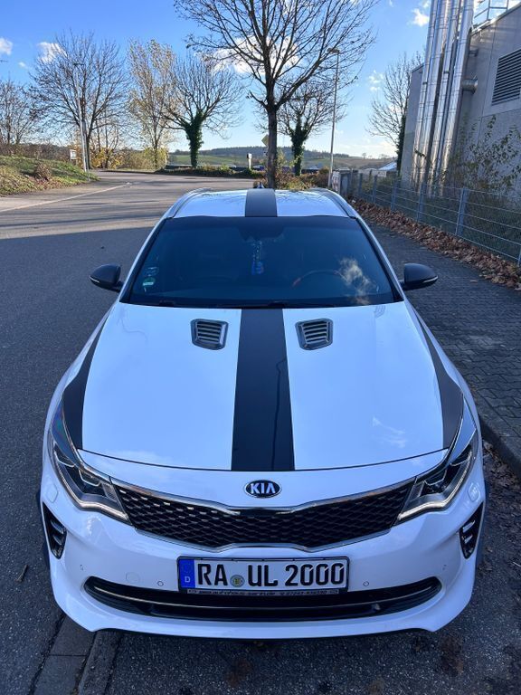 Weiß Gebraucht 2017 Kia Optima GT-Line Kombi | 13.400 € (Etwas zu teuer) - Bild 1/4
