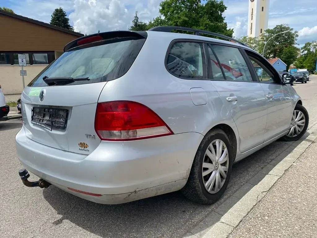 Gebraucht VW Golf V Trendline 105 PS (77 kW) 2008 Silber Kombi
