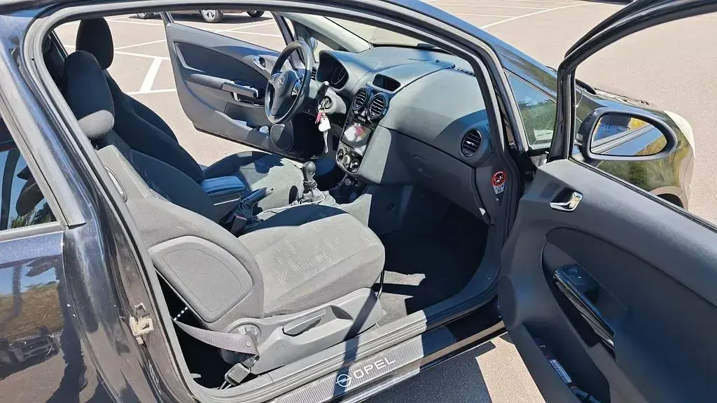 Gebraucht Opel Corsa 87 PS (63 kW) 2012 Schwarz Kleinwagen
