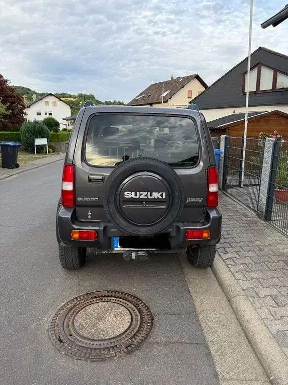 Gebraucht Suzuki Jimny Style 84 PS (61 kW) 2016 Grau SUV
