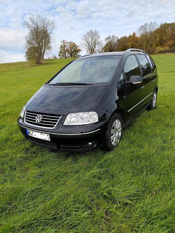 Schwarz Gebraucht 2009 VW Sharan Edition Van / Kleinbus | 9.900 € - Bild 1/4