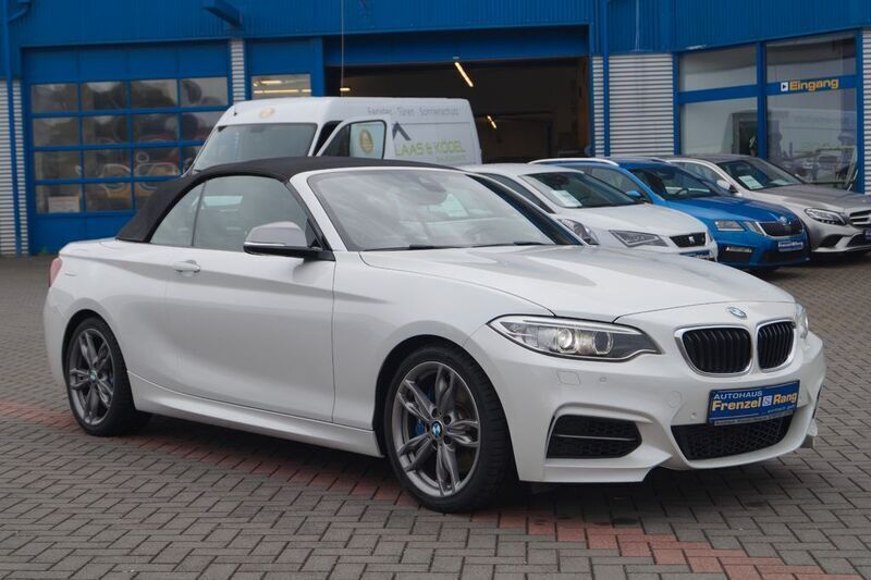 Weiß Gebraucht 2015 BMW M235 Basis Cabrio | 26.850 € (Guter Preis) - Bild 1/4