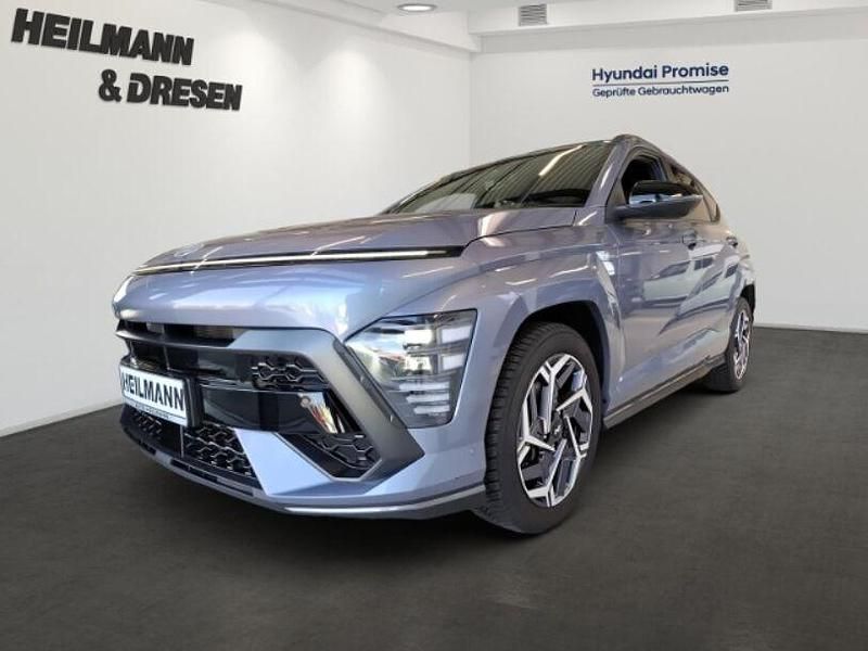 Meta blue / mic (metallic) Gebraucht 2024 Hyundai Kona N Line SUV | 31.950 € (Etwas zu teuer) - Bild 1/4