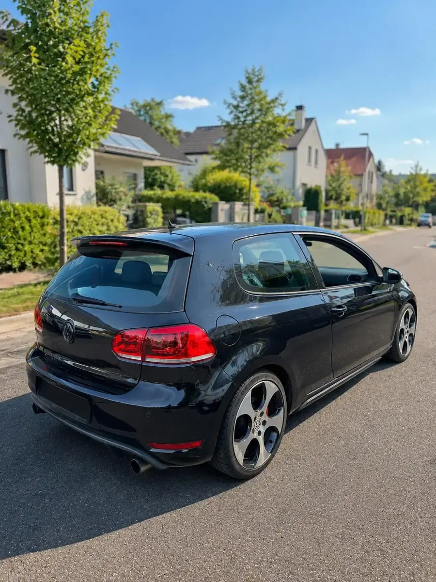 Gebraucht VW Golf Edition 211 PS (155 kW) 2009 Schwarz Coupé