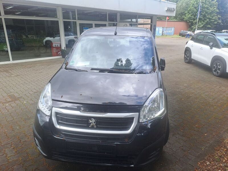 Schwarz Gebraucht 2017 Peugeot Partner Tepee Active Van / Kleinbus | 9.200 € (Teuer) - Bild 1/4
